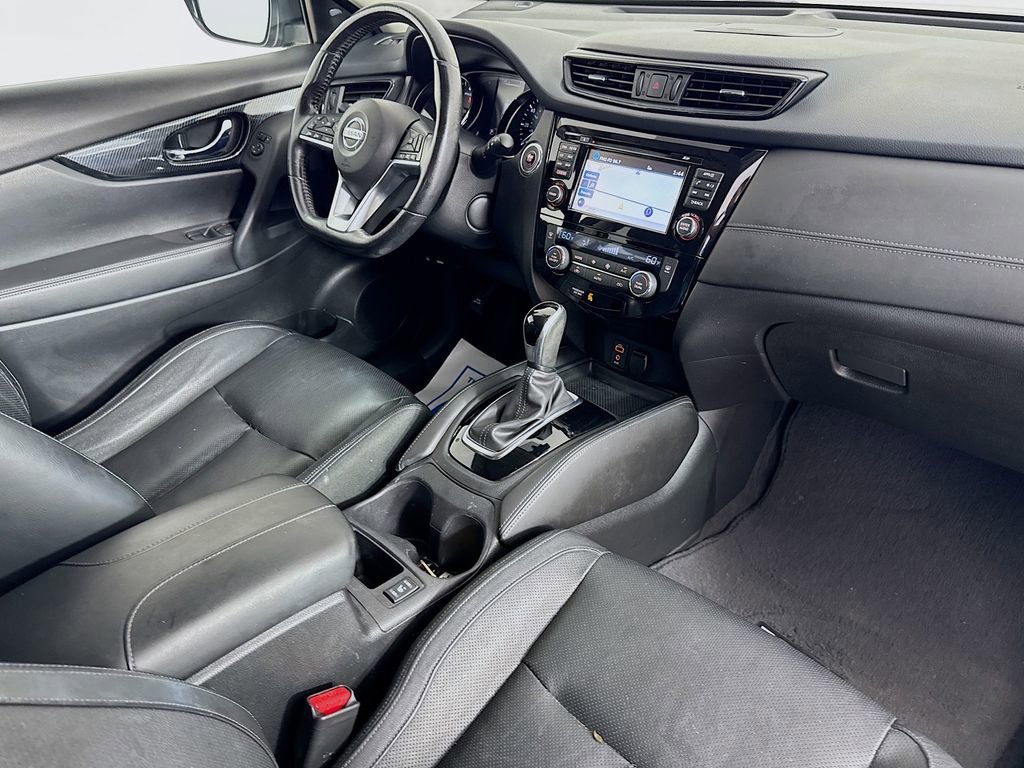 Used 2017 Nissan Rogue SL FWD image 38