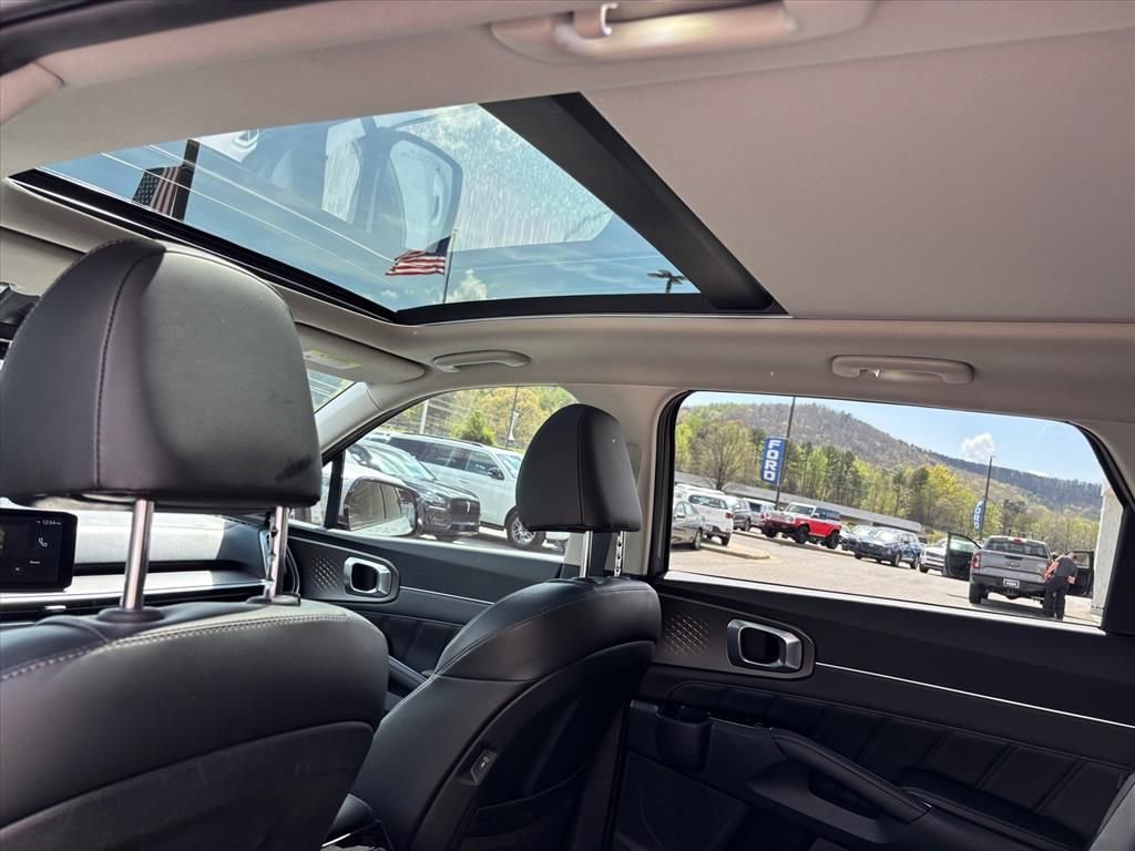 Used 2024 Kia Sorento SX image 7