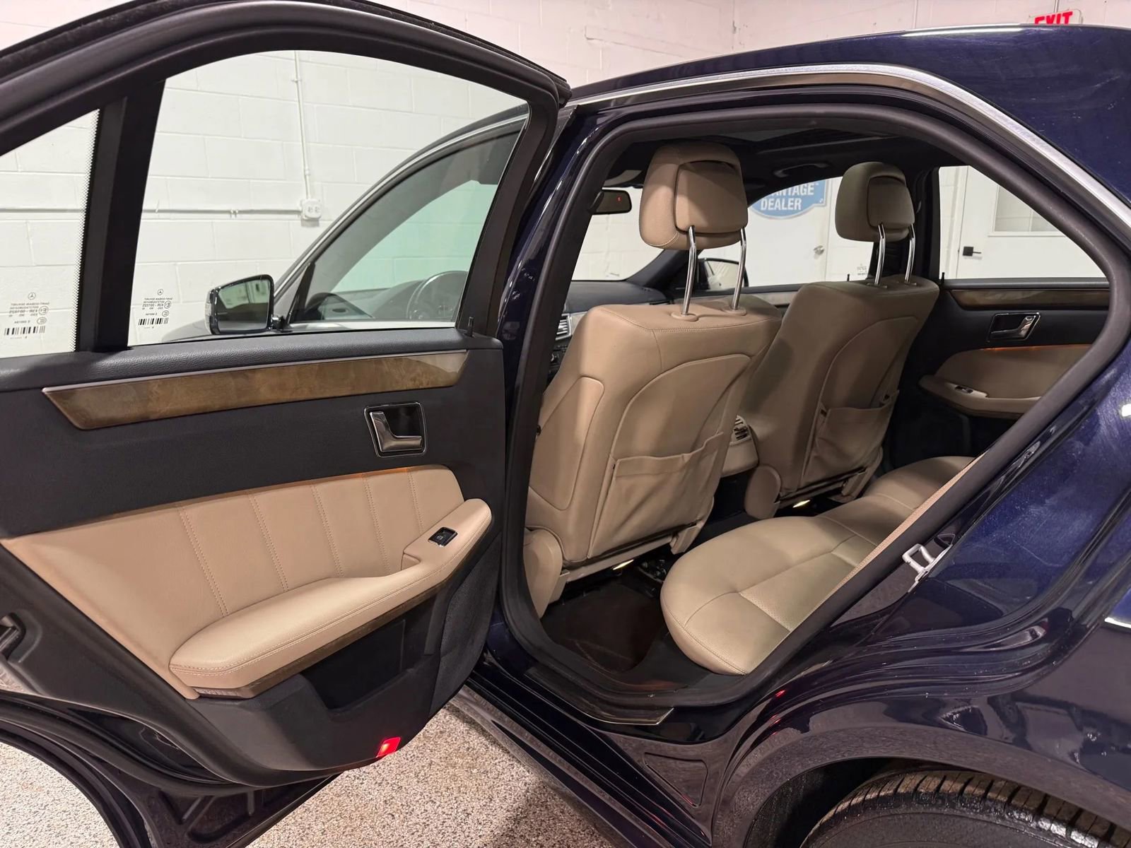 Used 2010 Mercedes-Benz E 350 E 350 4MATIC Sedan 4D image 35