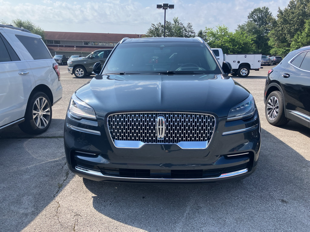 Used 2022 Lincoln Aviator Reserve w/ Equipment Group 201A AWD/4WD image 2