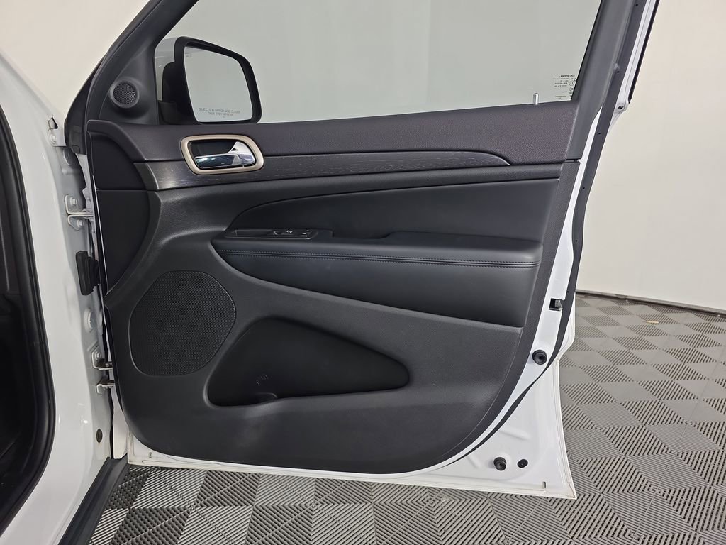 Used 2015 Jeep Grand Cherokee Laredo w/ Quick Order Package 23E image 30