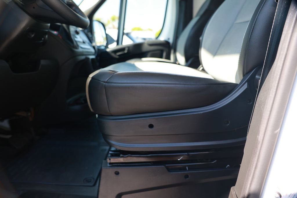 Used 2025 RAM ProMaster 2500 w/ Convenience Group FWD image 18