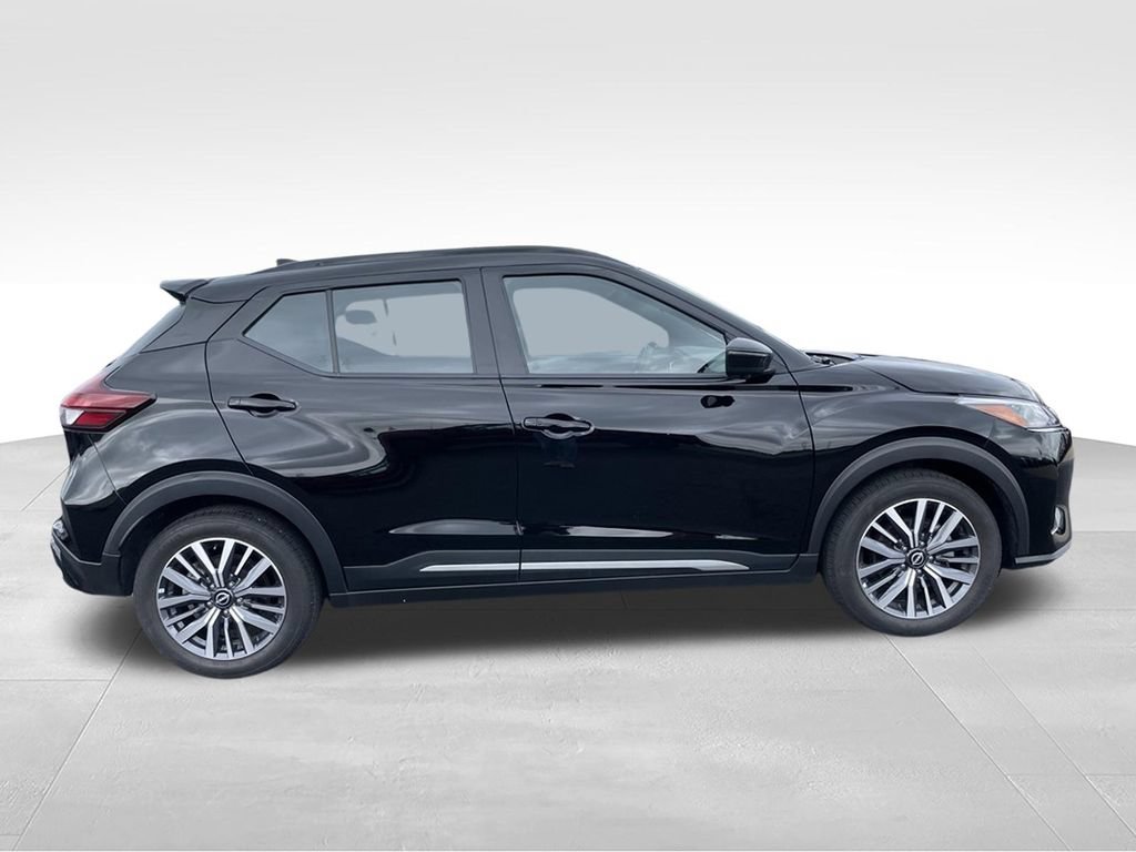 Used 2024 Nissan Kicks SR FWD image 23