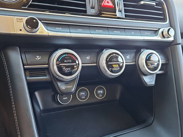 Used 2022 Genesis G70 2.0T image 22