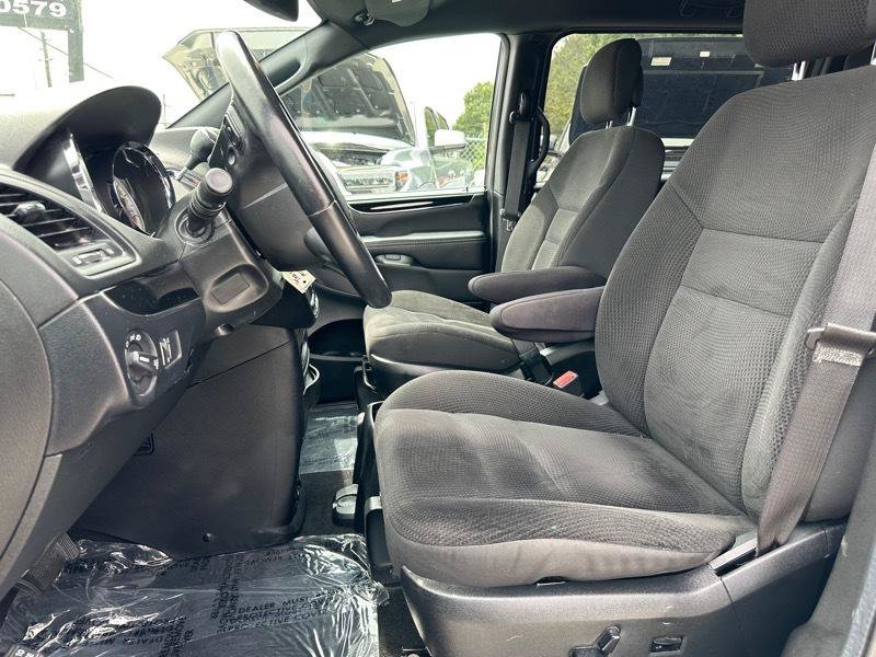 Used 2019 Dodge Grand Caravan SE FWD image 9