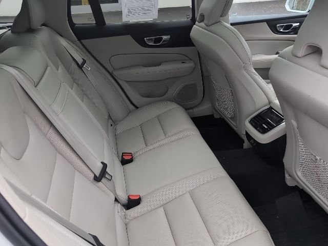 Used 2020 Volvo V60 T5 Cross Country w/ Protection Package AWD/4WD image 25