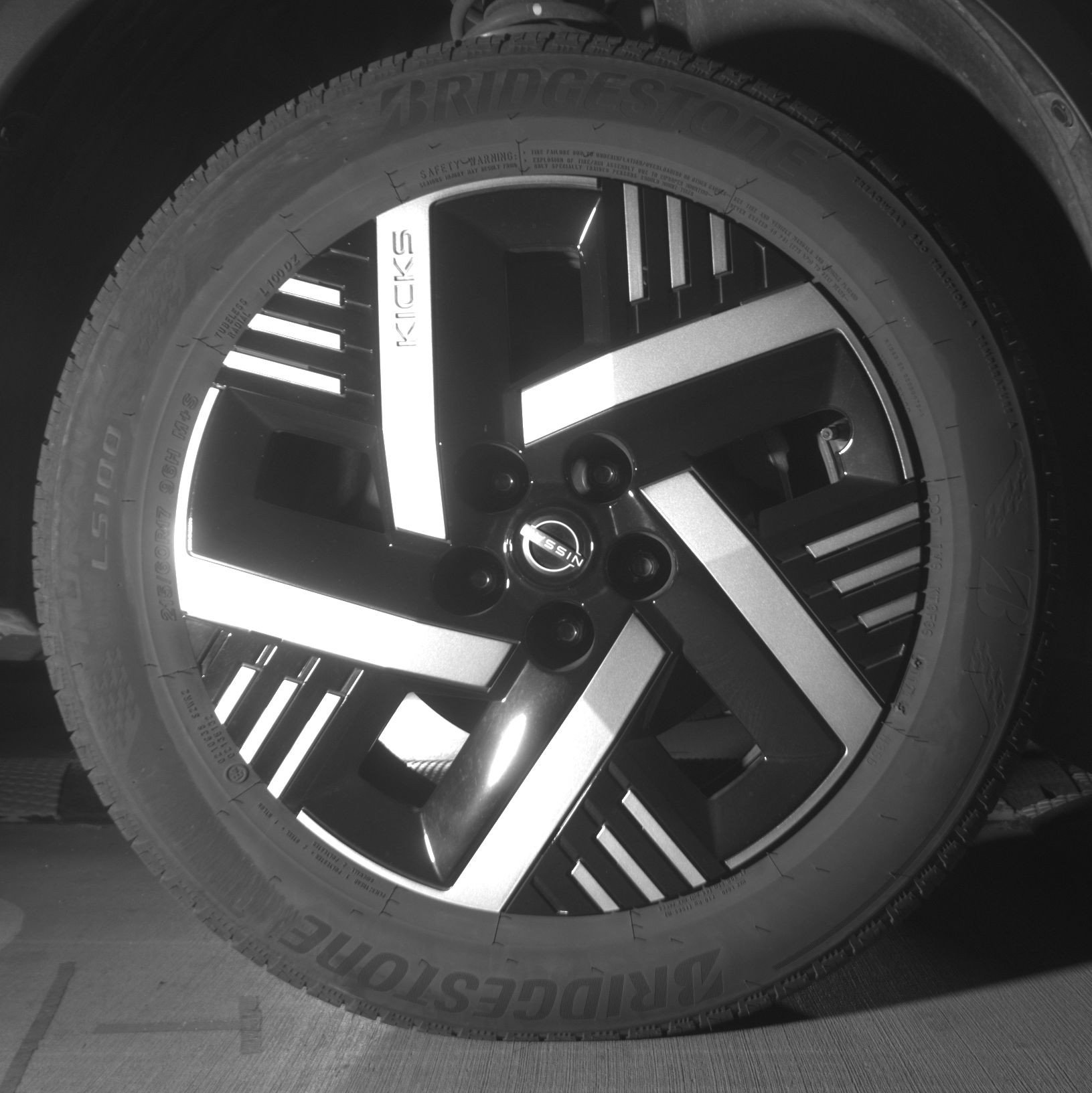 Used 2025 Nissan Kicks SV image 13