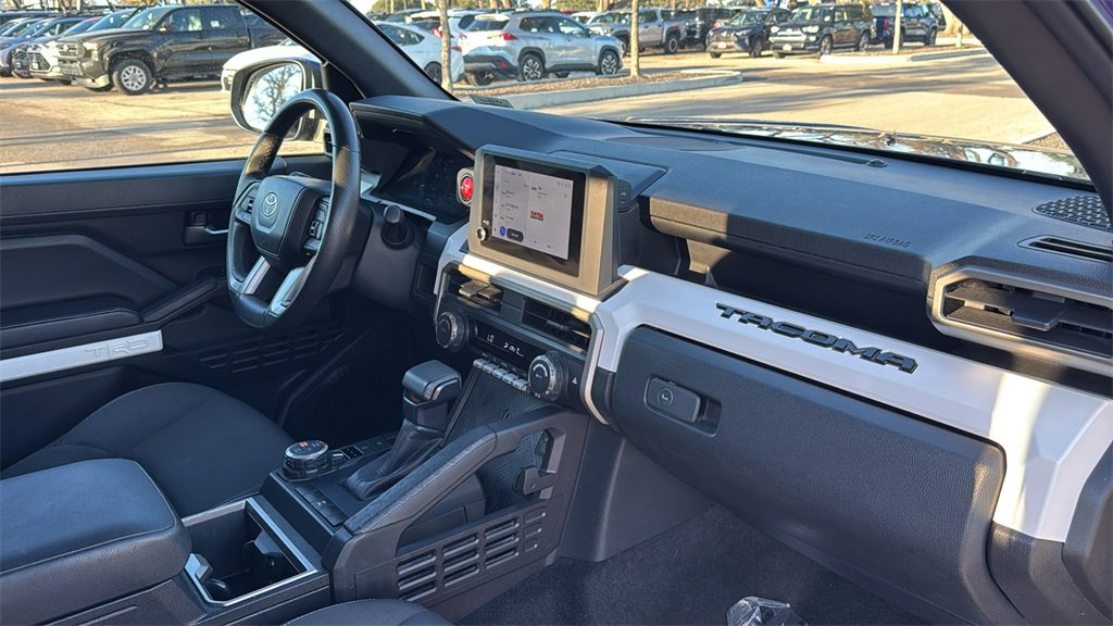 Used 2024 Toyota Tacoma TRD Off-Road image 43
