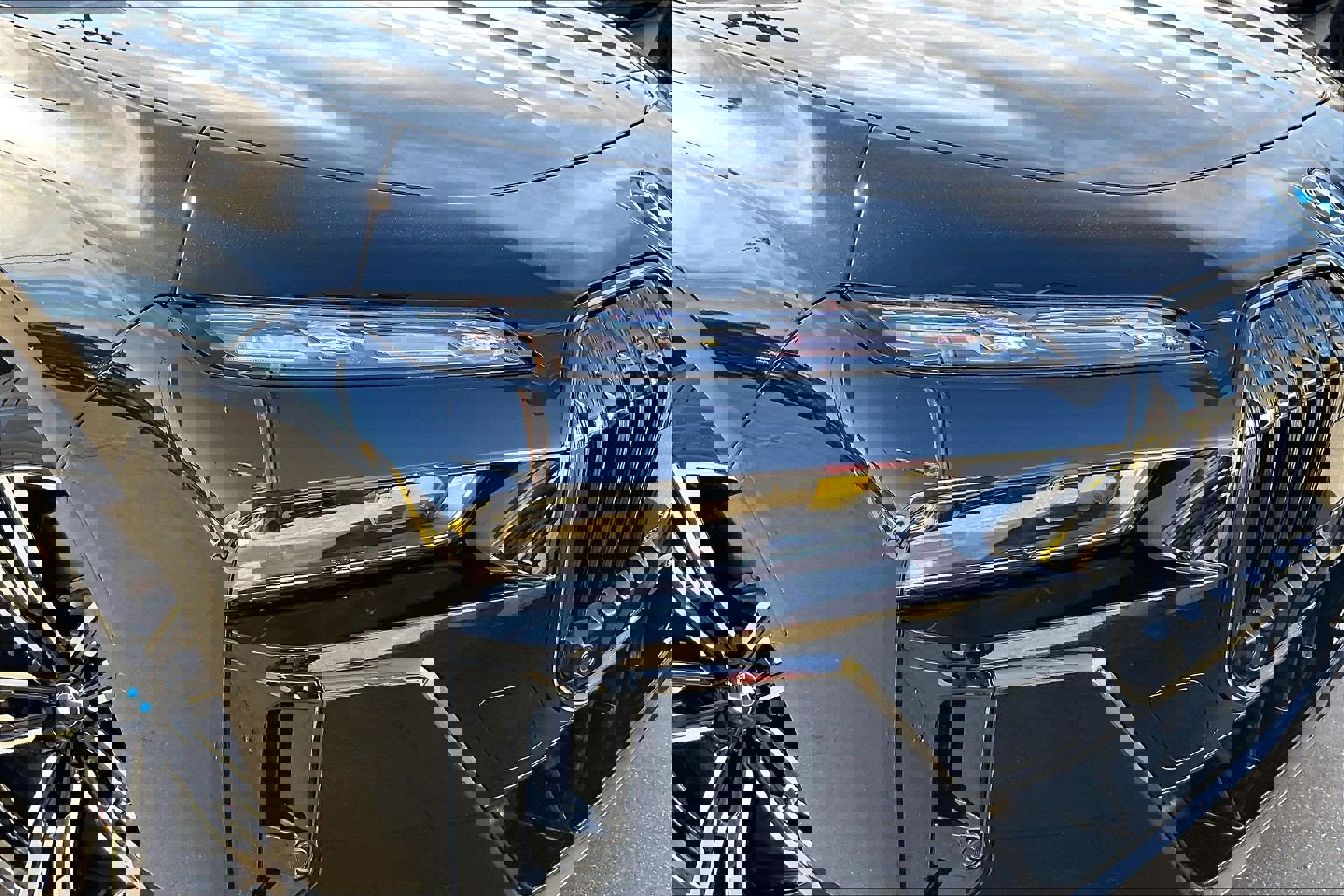 Used 2025 BMW i7 xDrive60 w/ Executive Package image 25