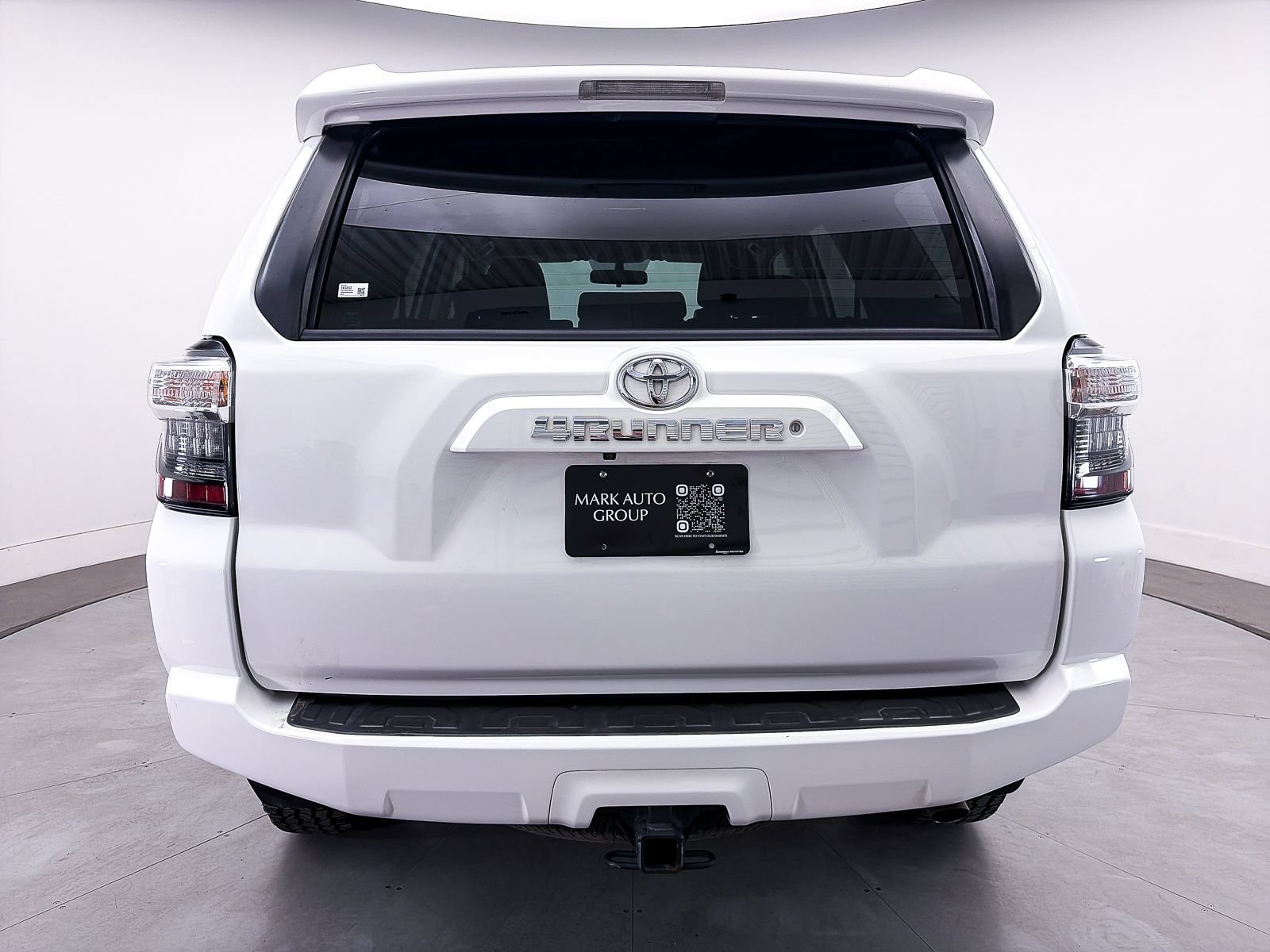 Used 2018 Toyota 4Runner SR5 AWD/4WD image 12