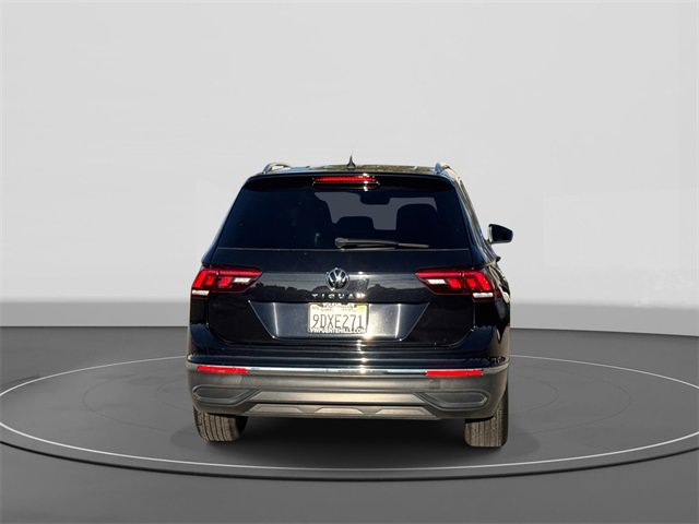 Used 2023 Volkswagen Tiguan SE image 5