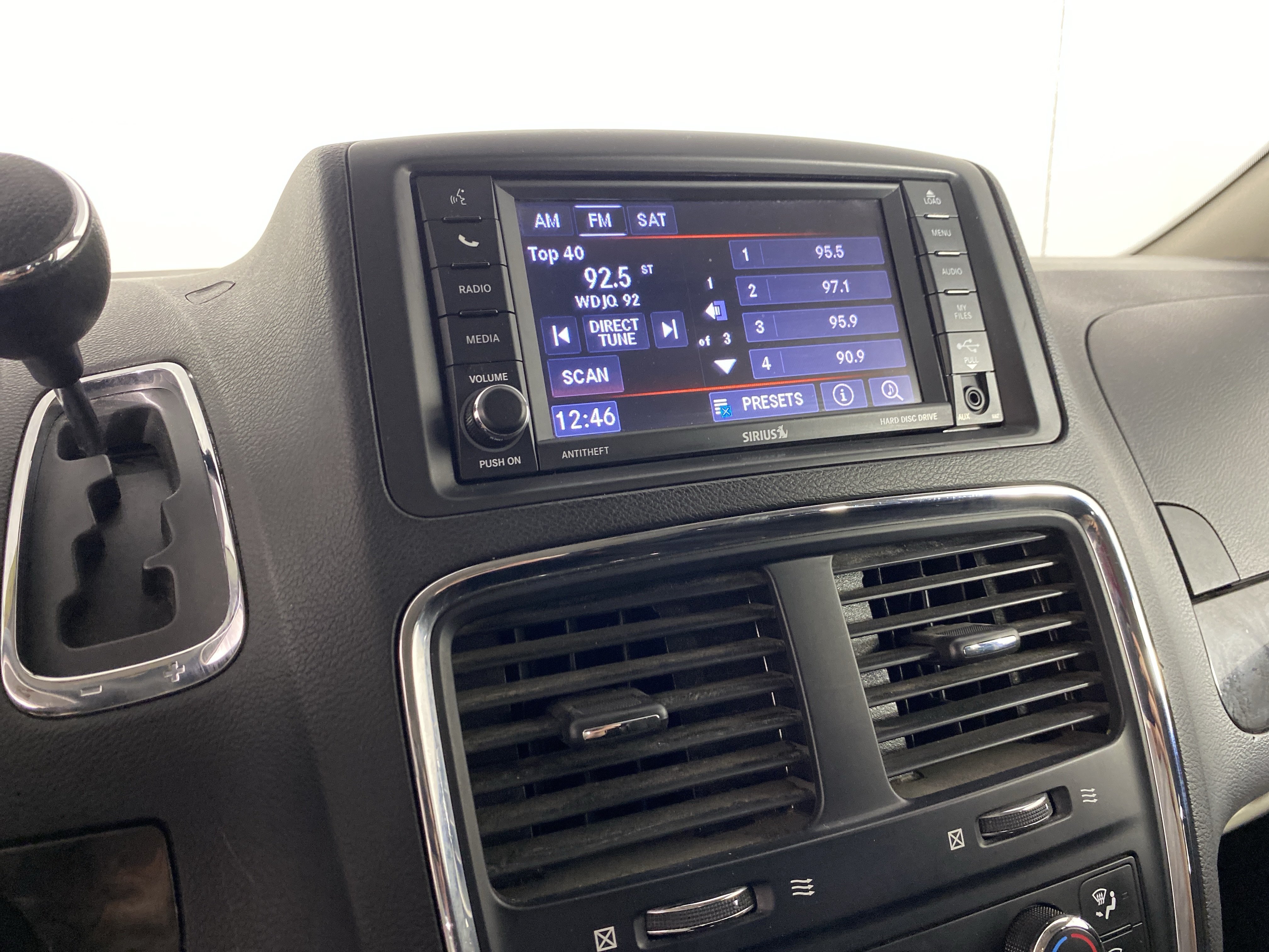 Used 2019 Dodge Grand Caravan SE w/ UConnect Hands-Free Group FWD image 26