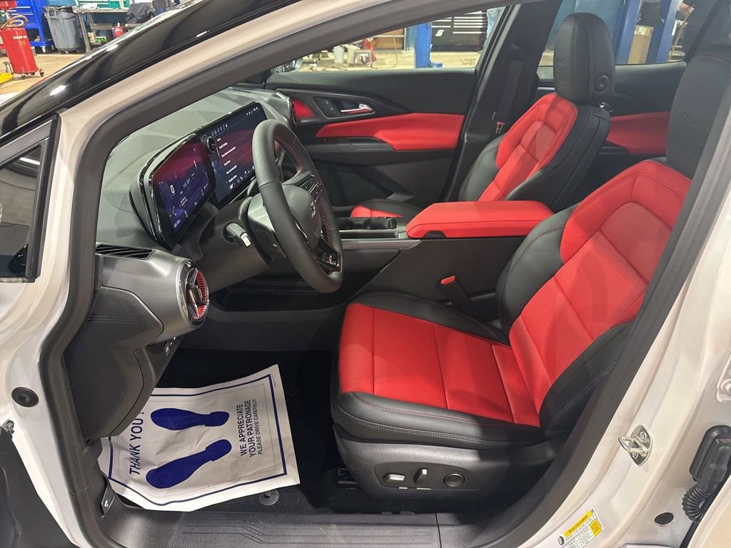 New 2025 Chevrolet Equinox EV RS w/ Convenience Package II FWD image 16