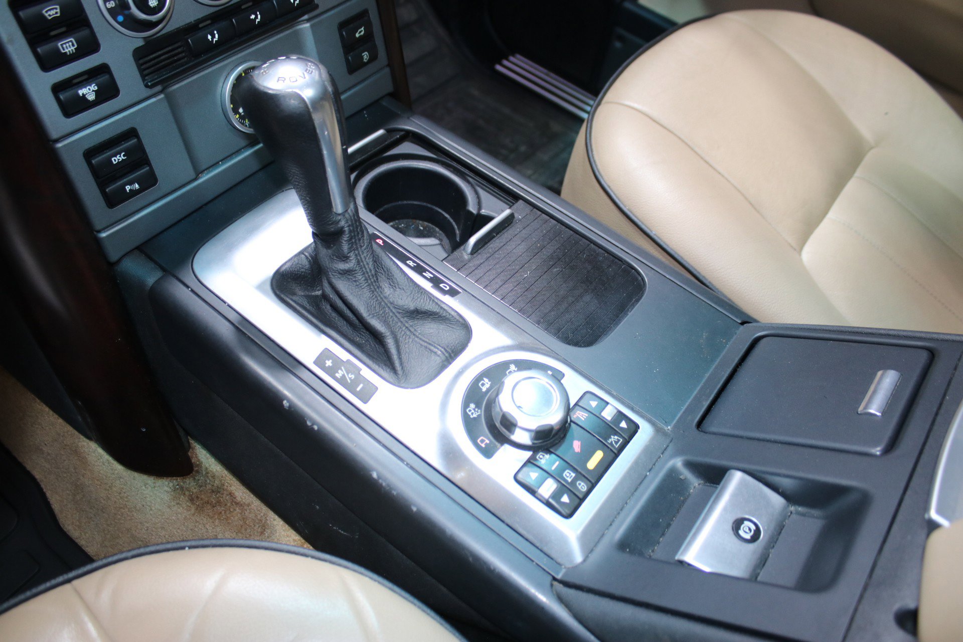 Used 2007 Land Rover Range Rover HSE image 42