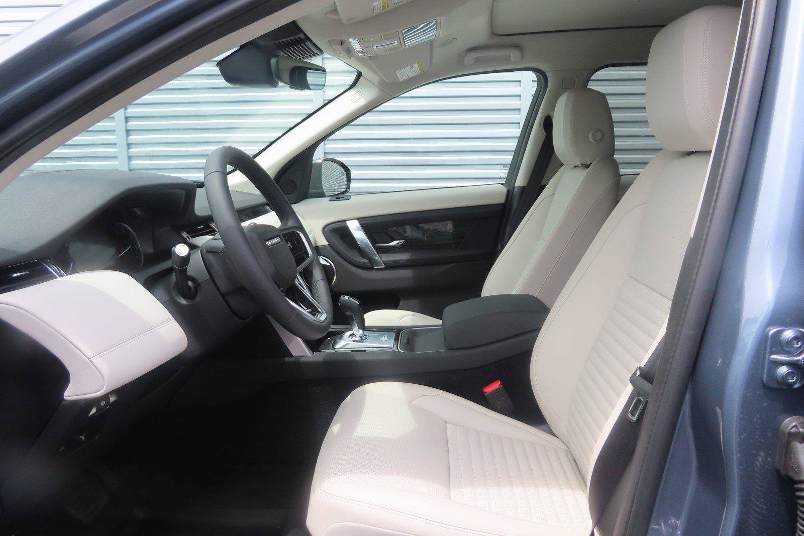 Used 2023 Land Rover Discovery Sport SE AWD/4WD image 16