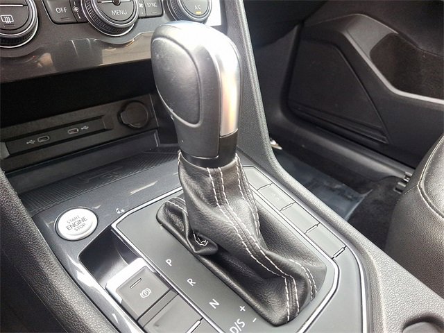 Used 2021 Volkswagen Tiguan SE image 11