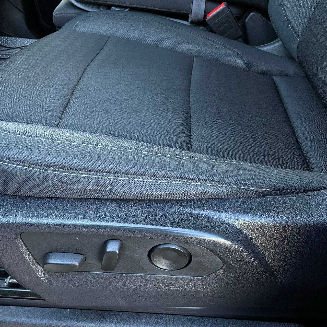 Used 2024 Chevrolet Silverado 1500 Custom Trail Boss w/ LPO, Dark Essentials Package image 23