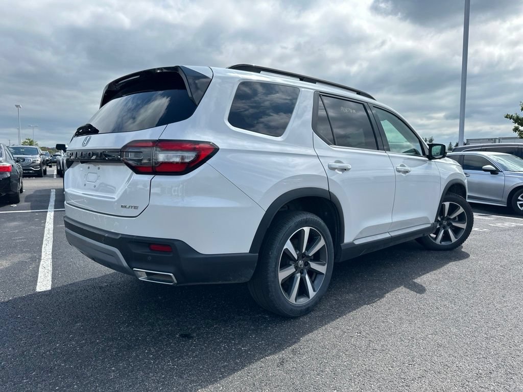 Used 2025 Honda Pilot Elite image 13