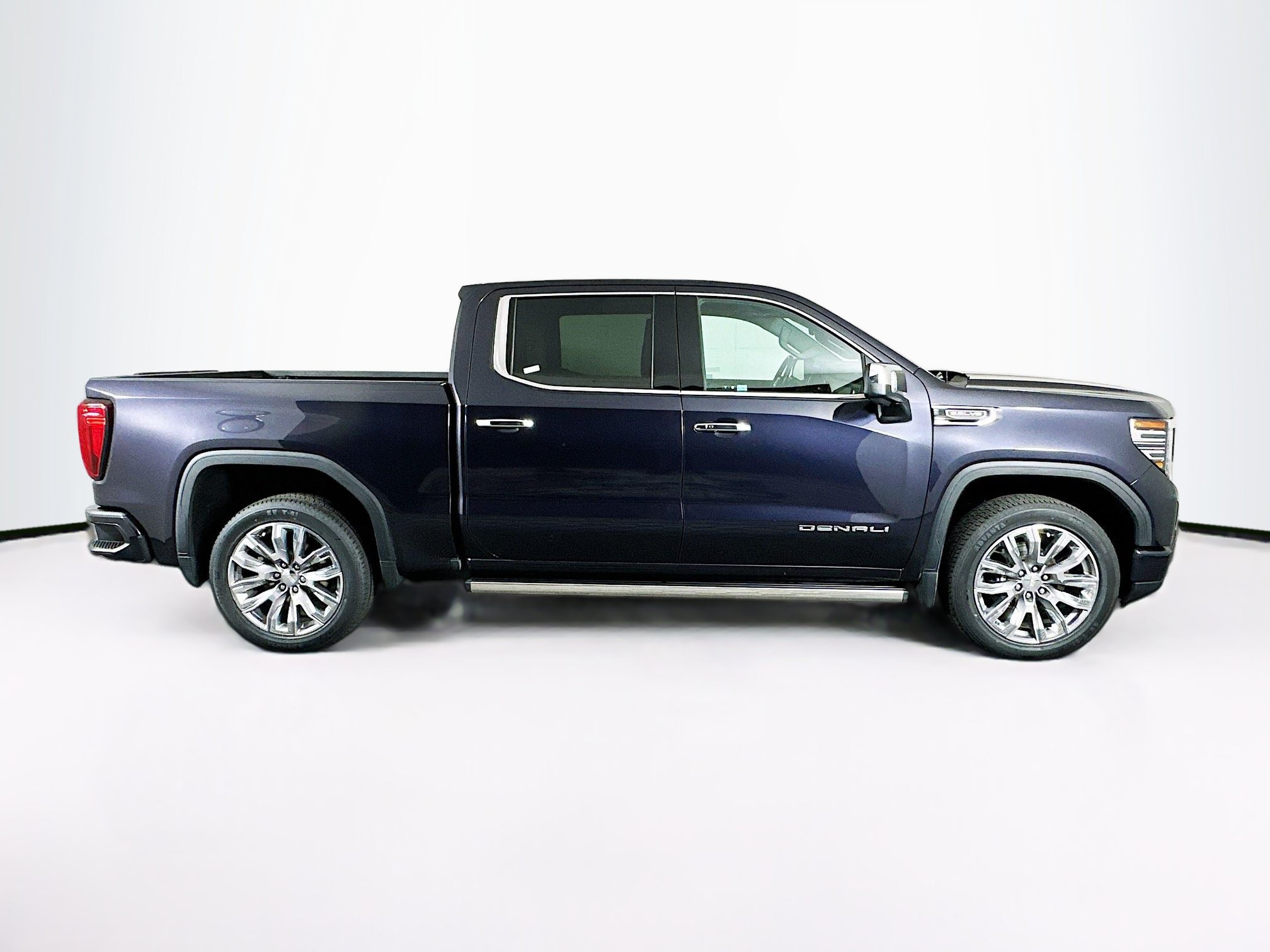 Used 2024 GMC Sierra 1500 Denali w/ Denali Reserve Package AWD/4WD image 10