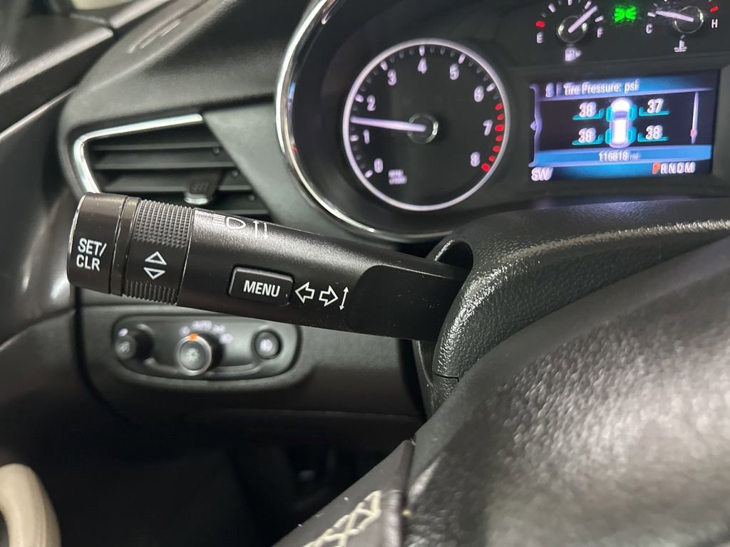 Used 2020 Buick Encore Sport Touring AWD/4WD image 38