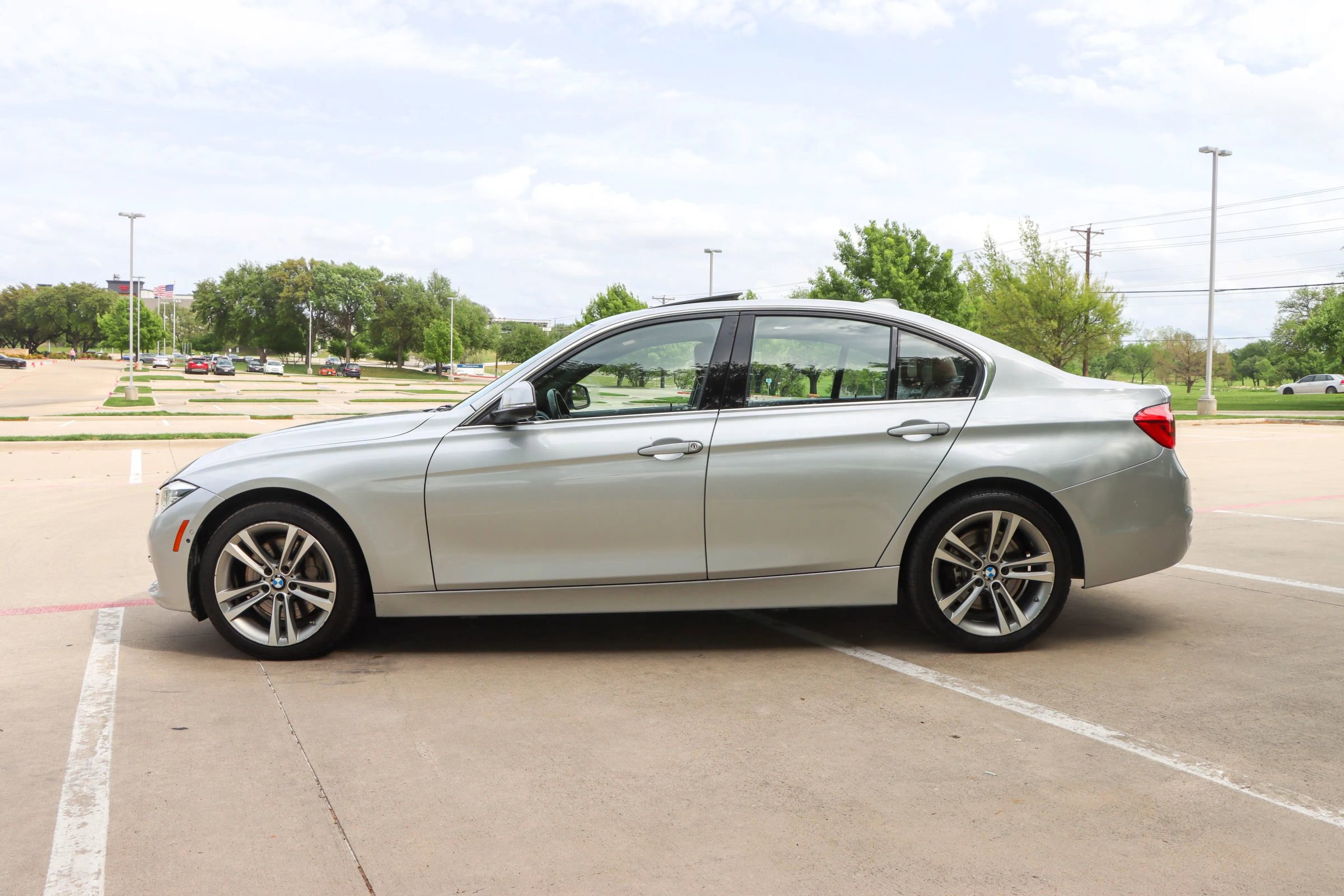 Used 2017 BMW 340i Sedan RWD image 4