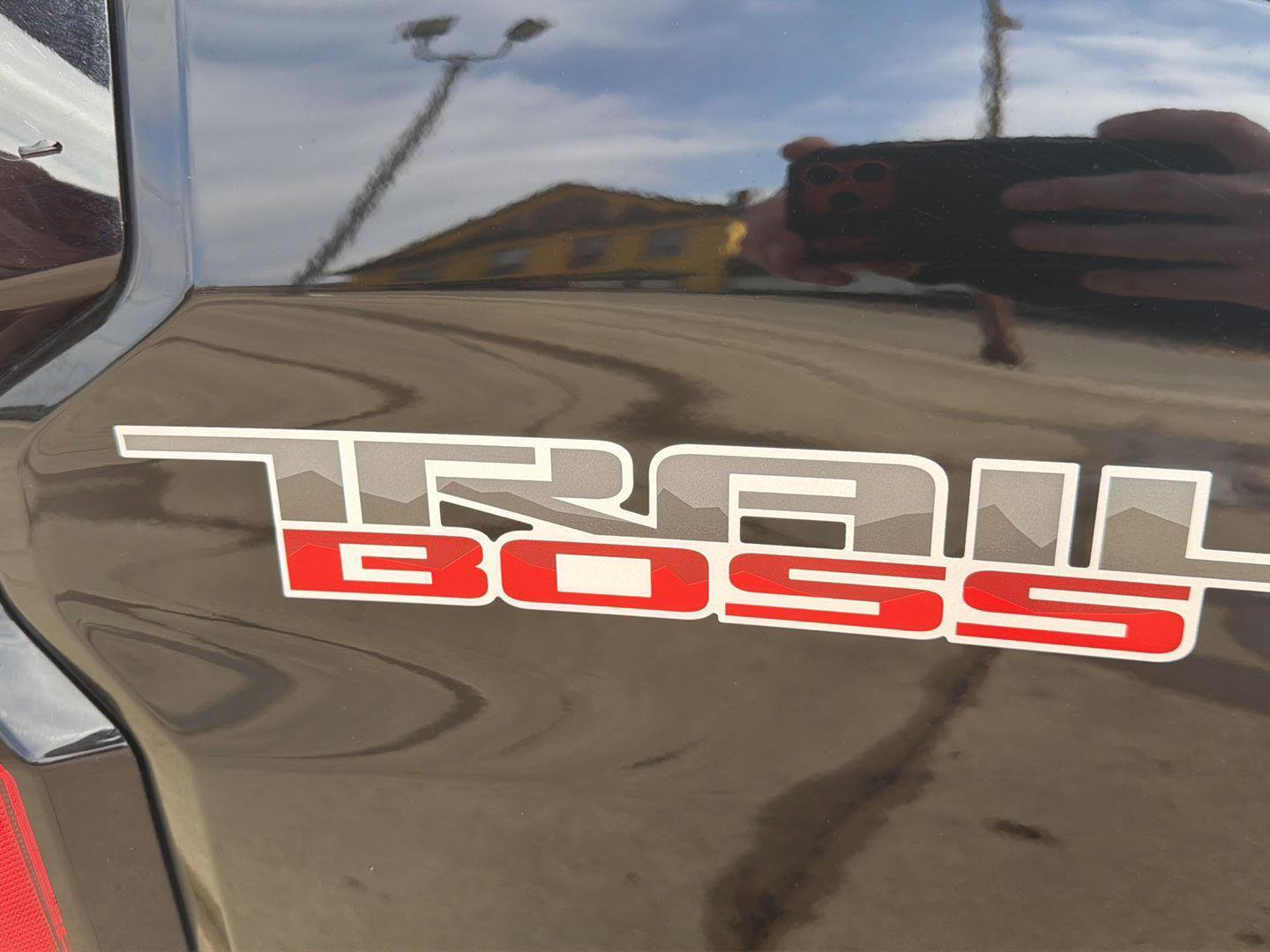 Used 2024 Chevrolet Colorado Trail Boss w/ Safety Package image 34