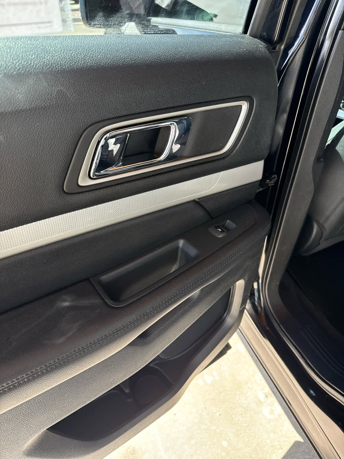 Used 2017 Ford Explorer XLT w/ Equipment Group 201A image 28