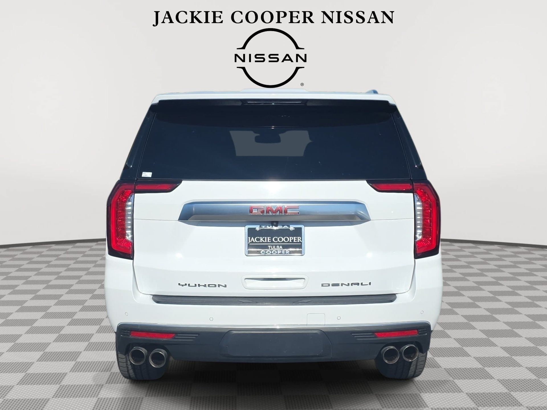 Used 2024 GMC Yukon XL Denali AWD/4WD image 6
