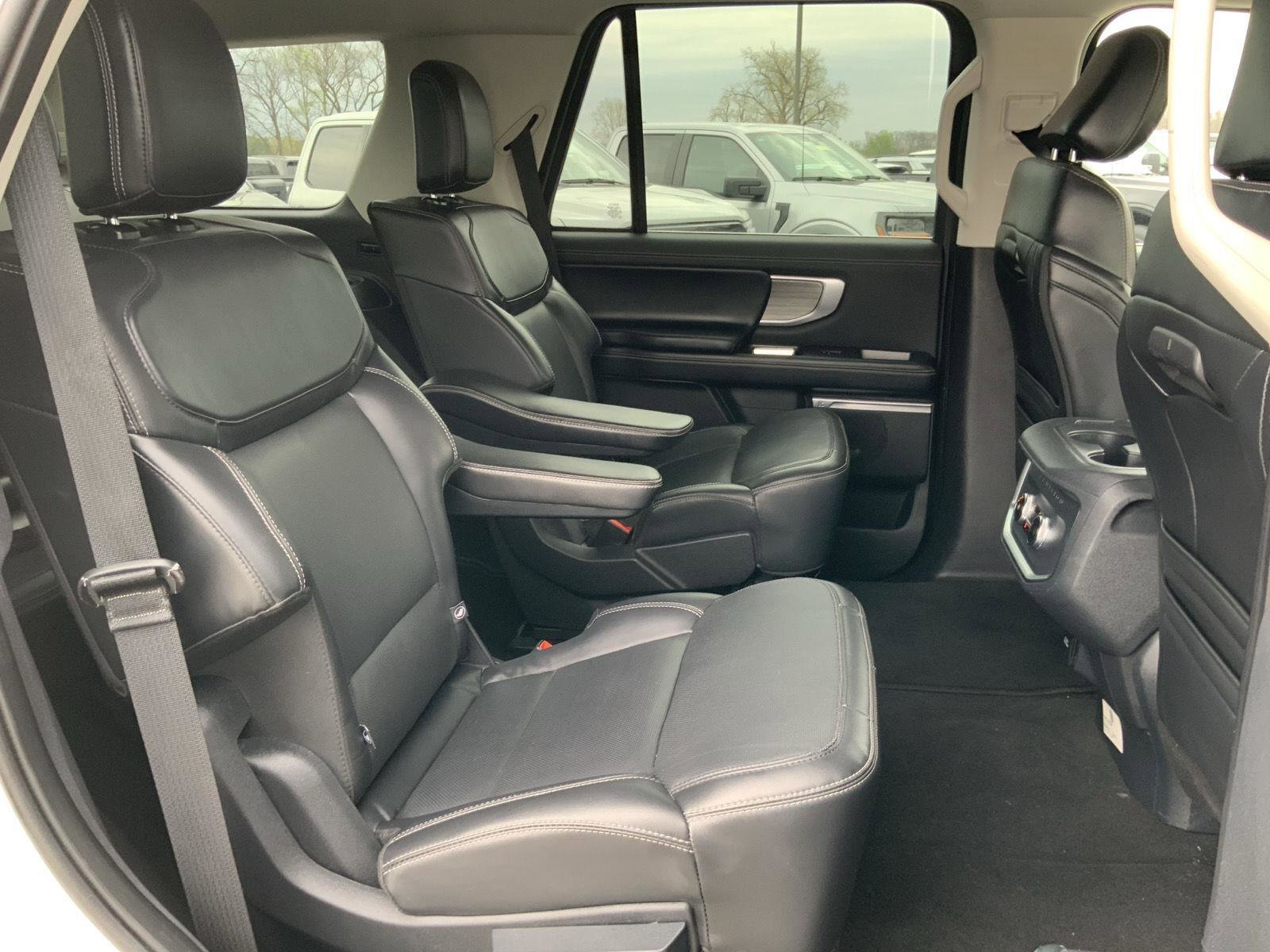 Used 2025 Ford Expedition Platinum image 65