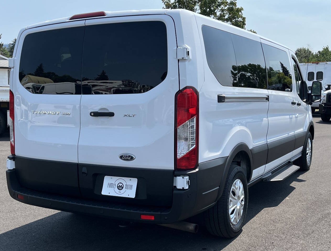 Used 2023 Ford Transit 350 XLT RWD image 5