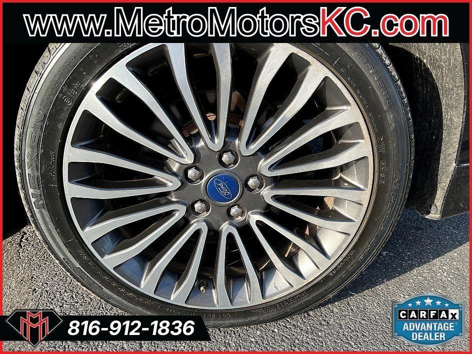 Used 2018 Ford Fusion SE w/ Fusion SE Technology Package image 14