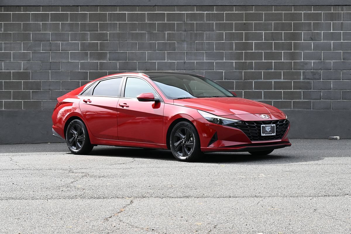 Used 2022 Hyundai Elantra SEL FWD image 2