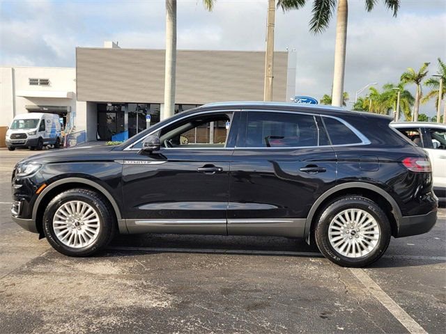 Used 2020 Lincoln Nautilus FWD image 2