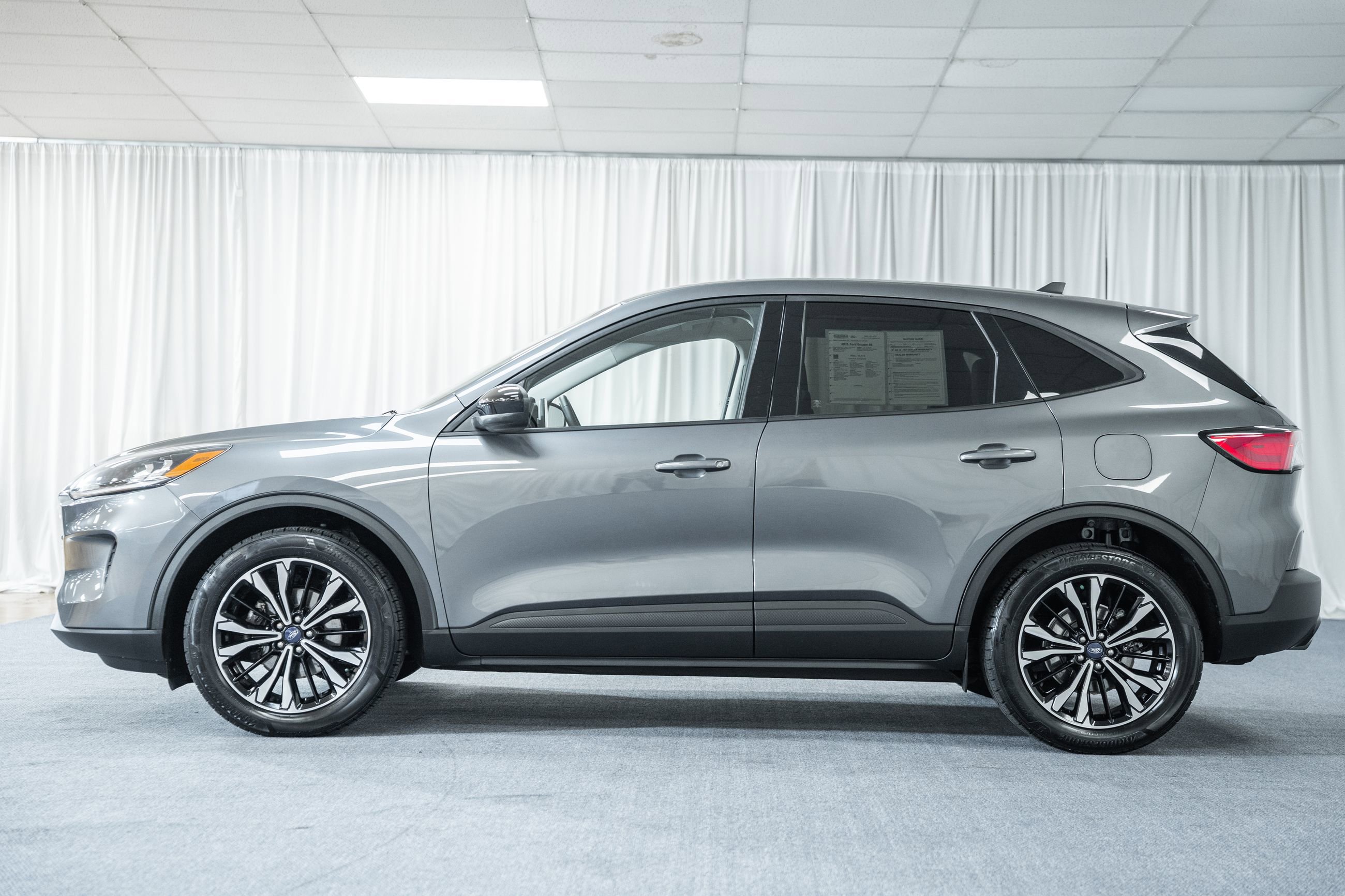 Certified 2021 Ford Escape SE w/ SE Sport Appearance Package image 5