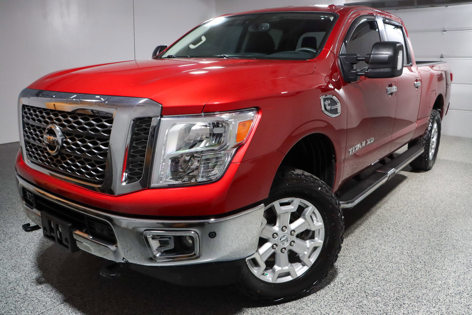 Used 2017 Nissan Titan SV AWD/4WD image 33