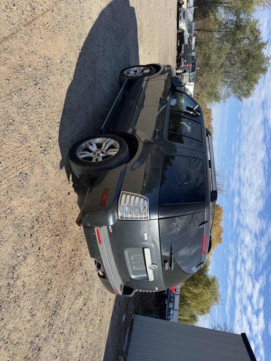 Used 2010 Mercury Mountaineer Premier AWD/4WD image 3