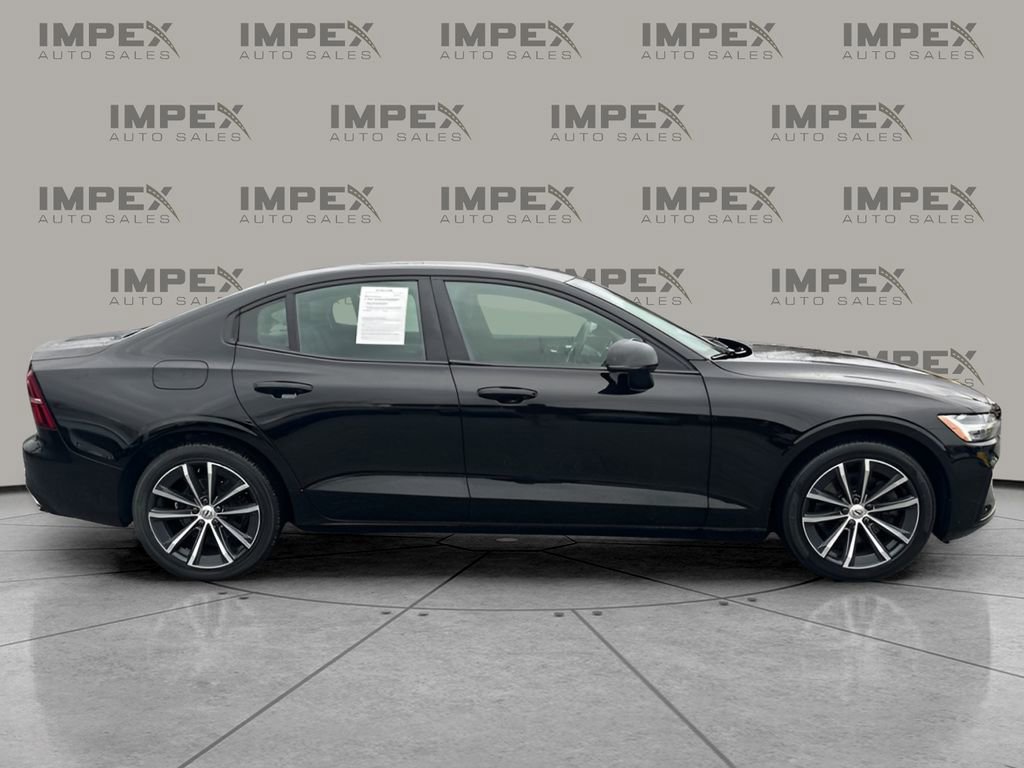 Used 2021 Volvo S60 T5 Momentum w/ Premium Package image 6