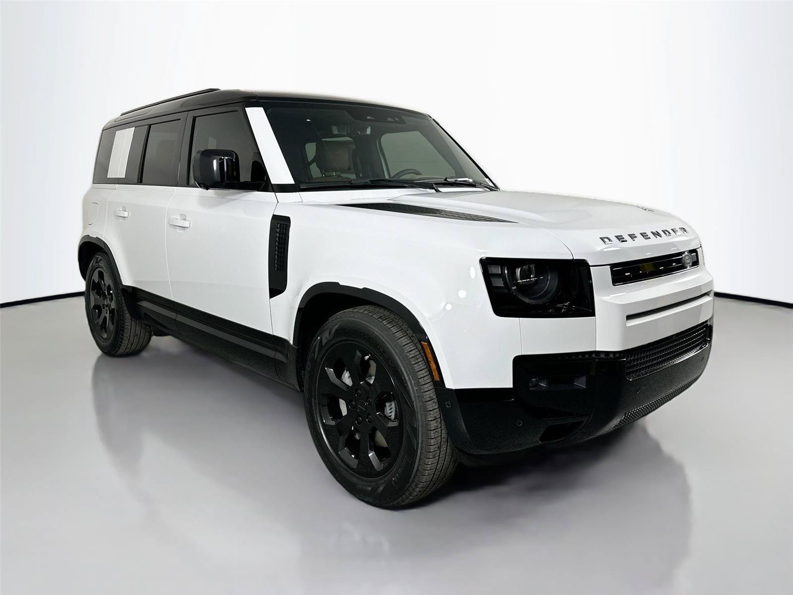 Used 2026 Land Rover Defender 110 X-Dynamic SE AWD/4WD image 3