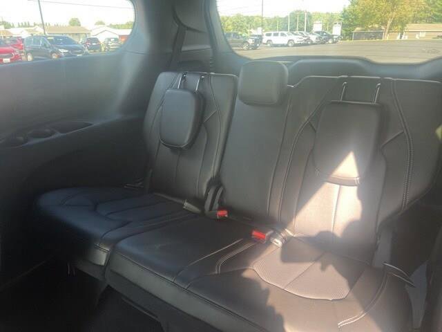 New 2026 Chrysler Pacifica Select image 14