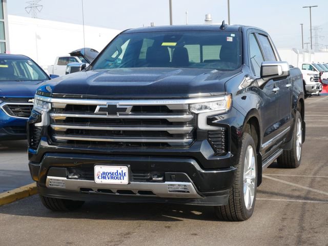 Used 2024 Chevrolet Silverado 1500 High Country w/ High Country Premium Package image 3