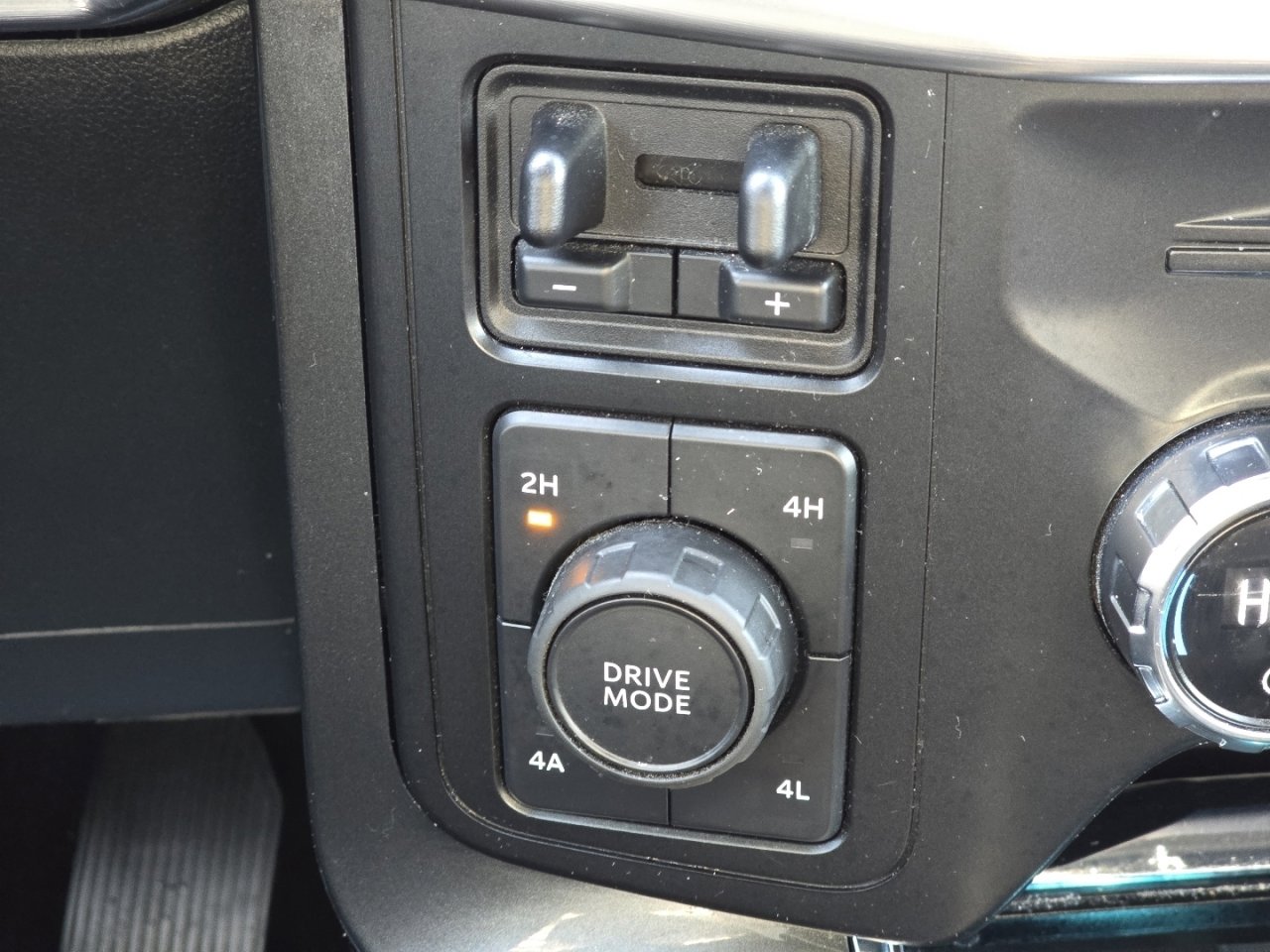 Used 2021 Ford F150 Lariat w/ Equipment Group 502A High image 9