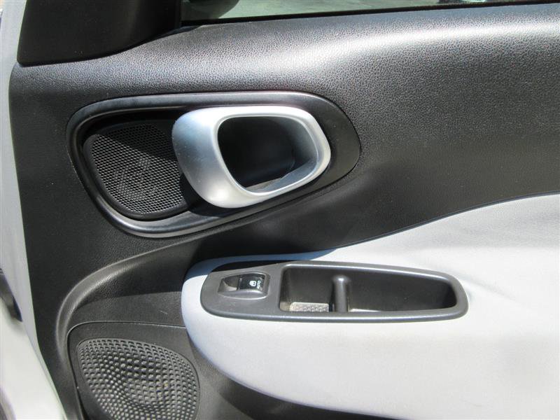 Used 2014 FIAT 500L Easy image 24