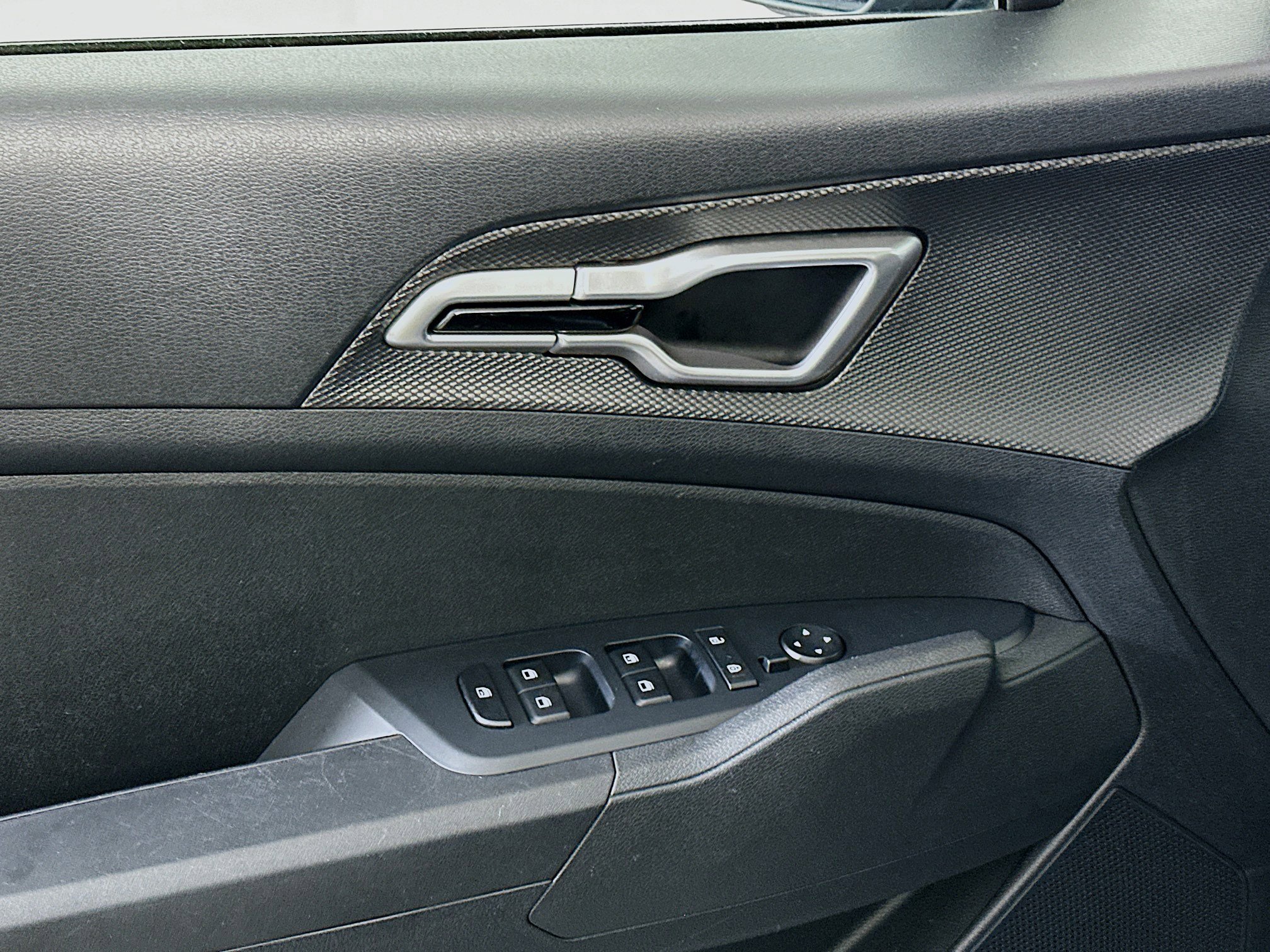 Used 2025 Kia Sportage LX image 15