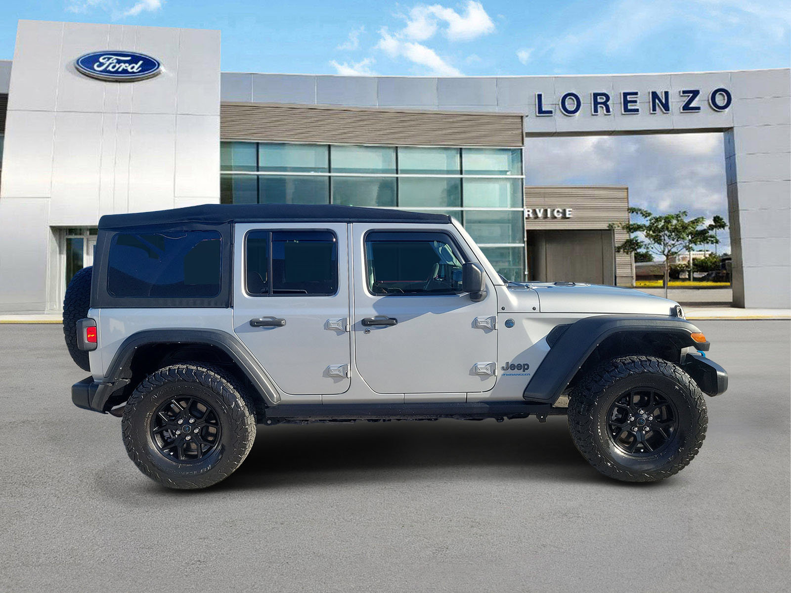 Used 2024 Jeep Wrangler Unlimited AWD/4WD image 4
