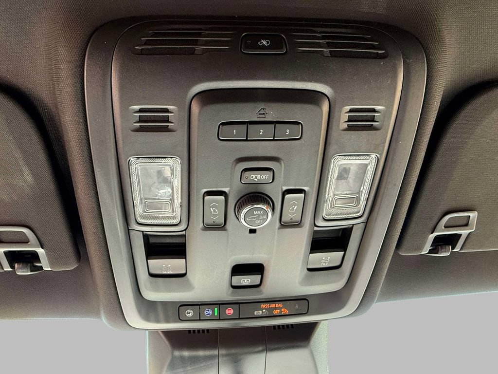 Used 2024 Cadillac Escalade ESV Sport w/ LPO, ONYX Package AWD/4WD image 30