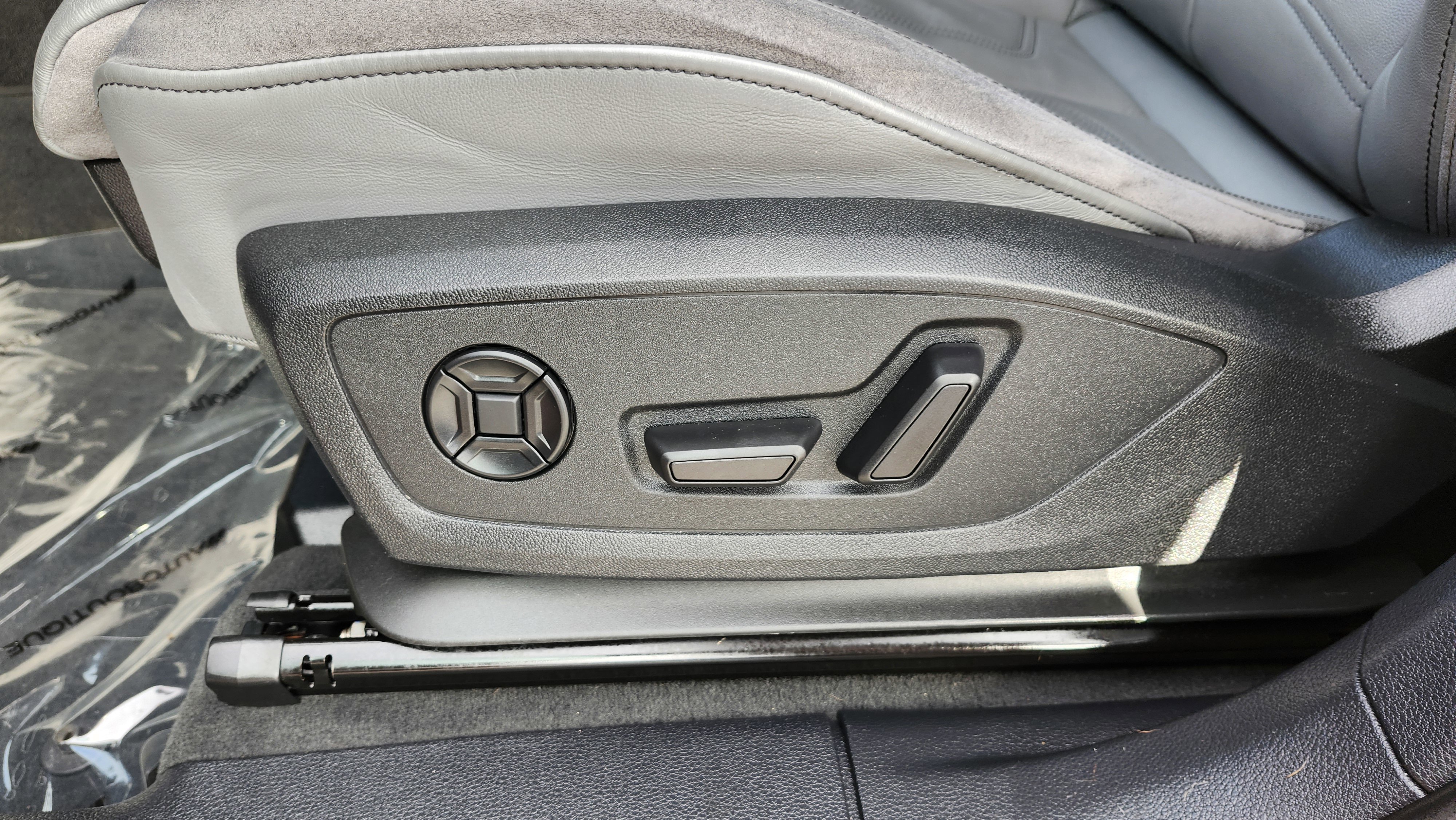 Used 2022 Audi Q3 2.0T Premium Plus w/ Premium Plus Package image 26