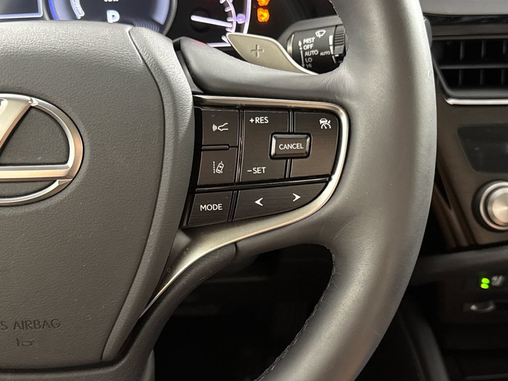 Used 2022 Lexus ES 300h w/ Premium Package FWD image 17