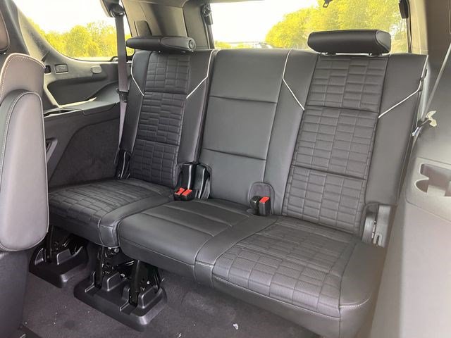 New 2026 Cadillac Escalade ESV Platinum Sport w/ LPO, ONYX Package AWD/4WD image 28