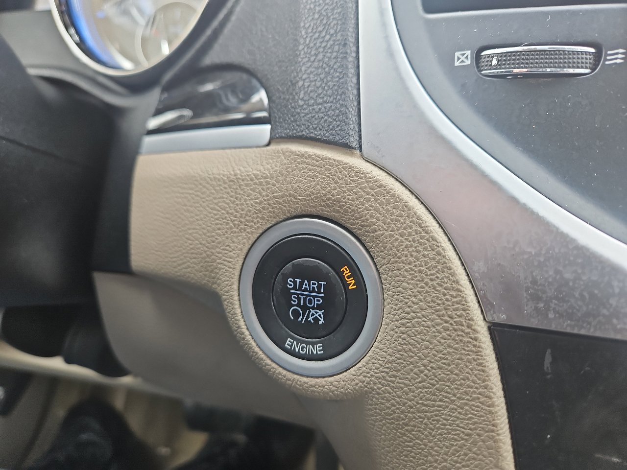 Used 2013 Chrysler 300 RWD image 19