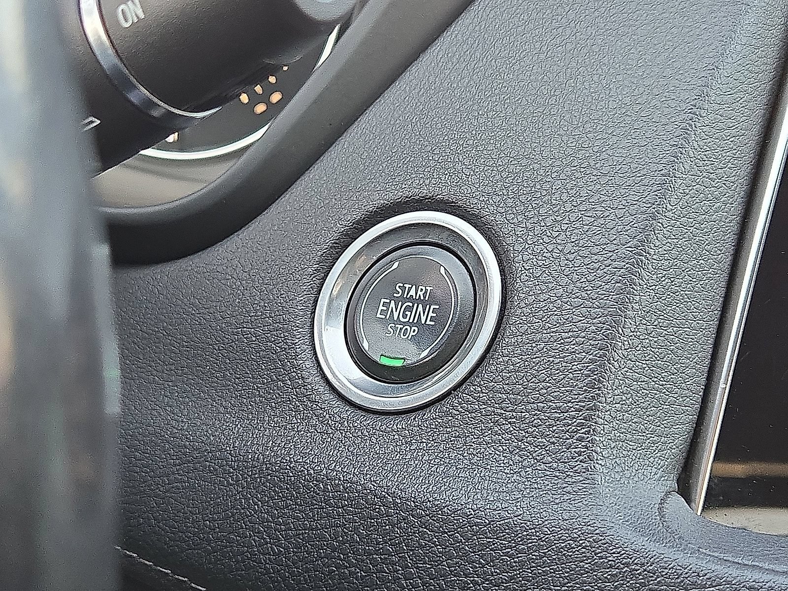 Used 2019 Cadillac XT4 Premium Luxury FWD image 31